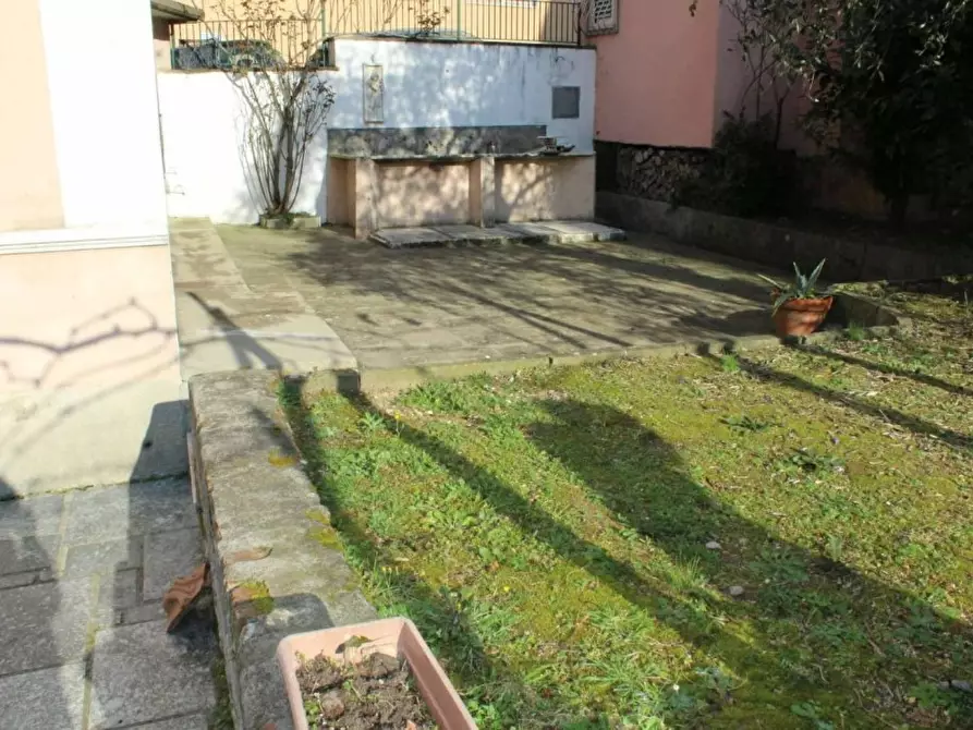 Immagine 4 di Casa indipendente in vendita  a Carrara