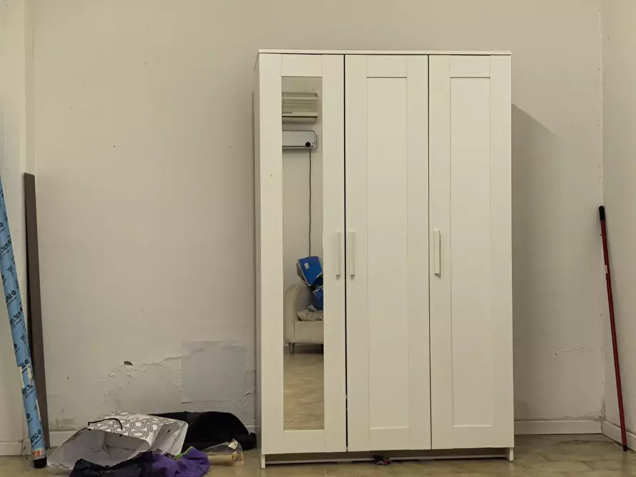 Immagine 5 di Locale commerciale in affitto  a Calcinaia