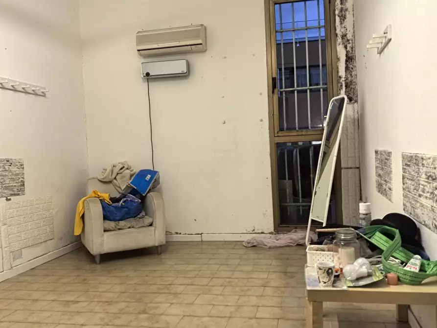 Immagine 7 di Locale commerciale in affitto  a Calcinaia