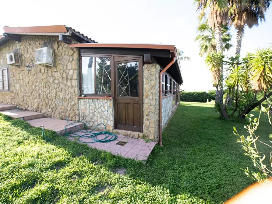 Immagine 11 di Casa bifamiliare in vendita  a Partinico