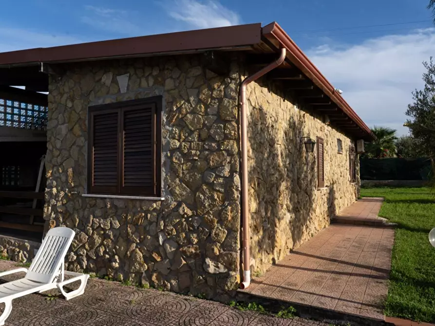 Immagine 2 di Casa bifamiliare in vendita  a Partinico