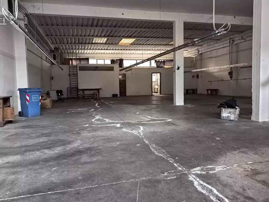 Immagine 10 di Attività artigianale in affitto  a San Miniato