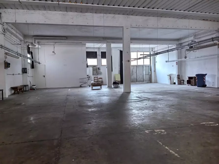 Immagine 2 di Attività artigianale in affitto  a San Miniato