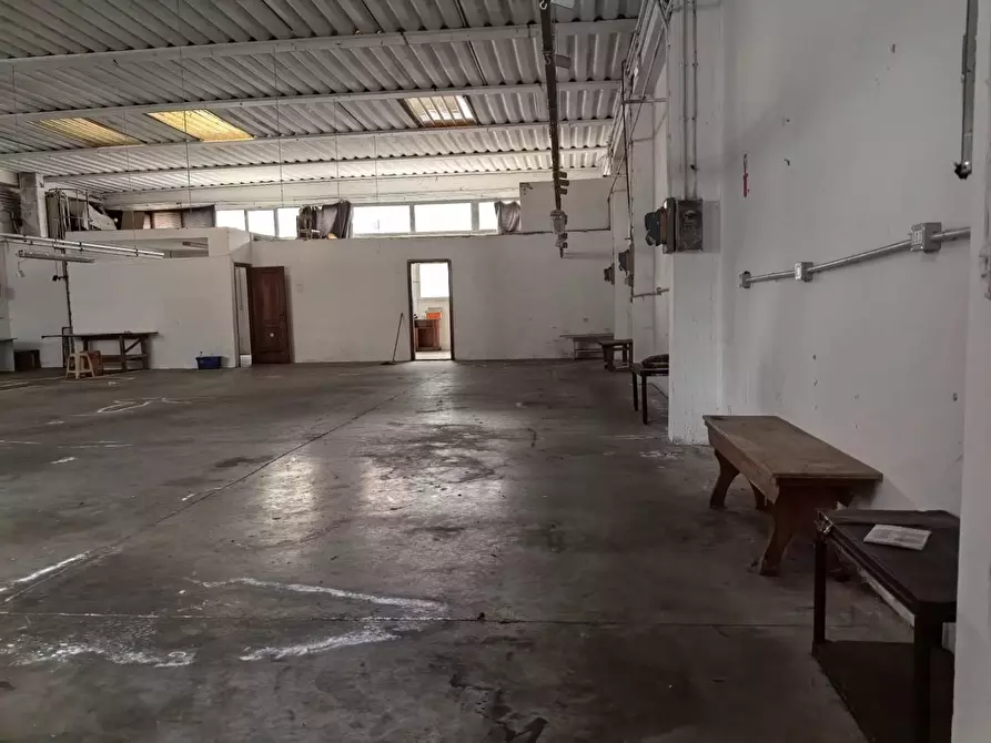 Immagine 1 di Attività artigianale in affitto  a San Miniato