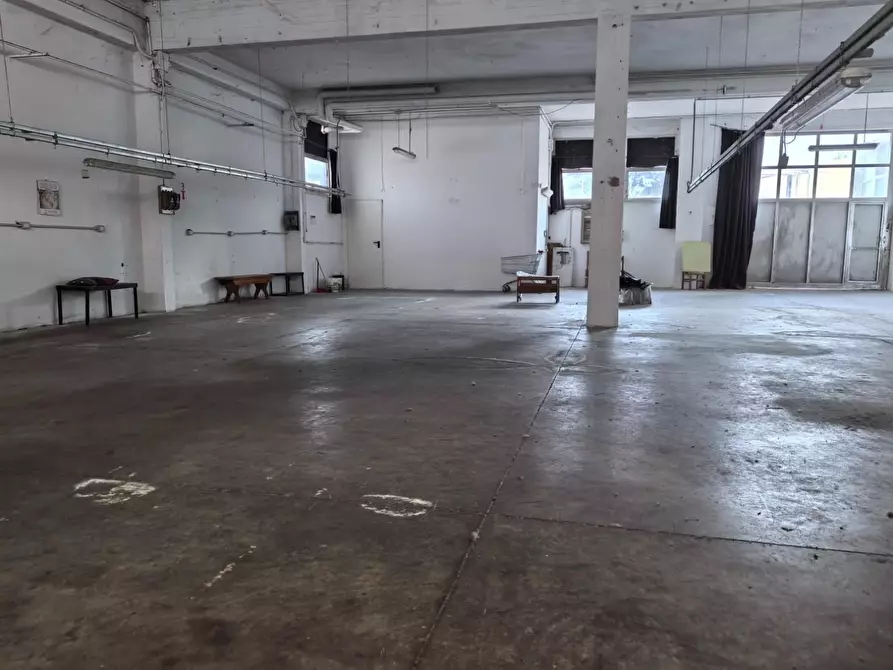 Immagine 9 di Attività artigianale in affitto  a San Miniato