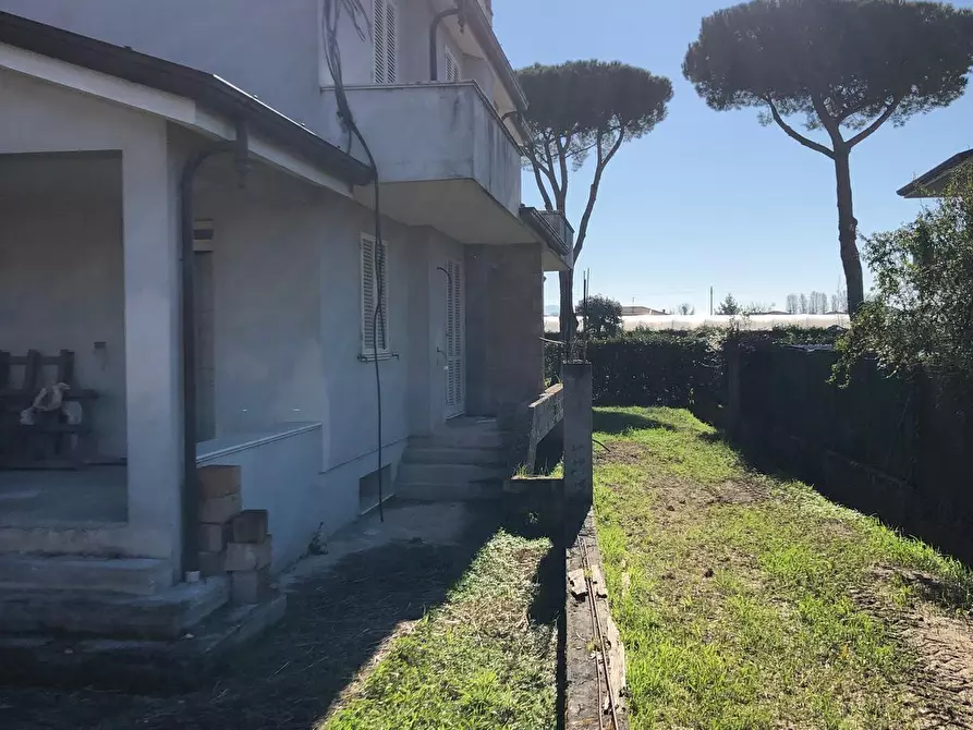 Immagine 3 di Casa bifamiliare in vendita  a Camaiore