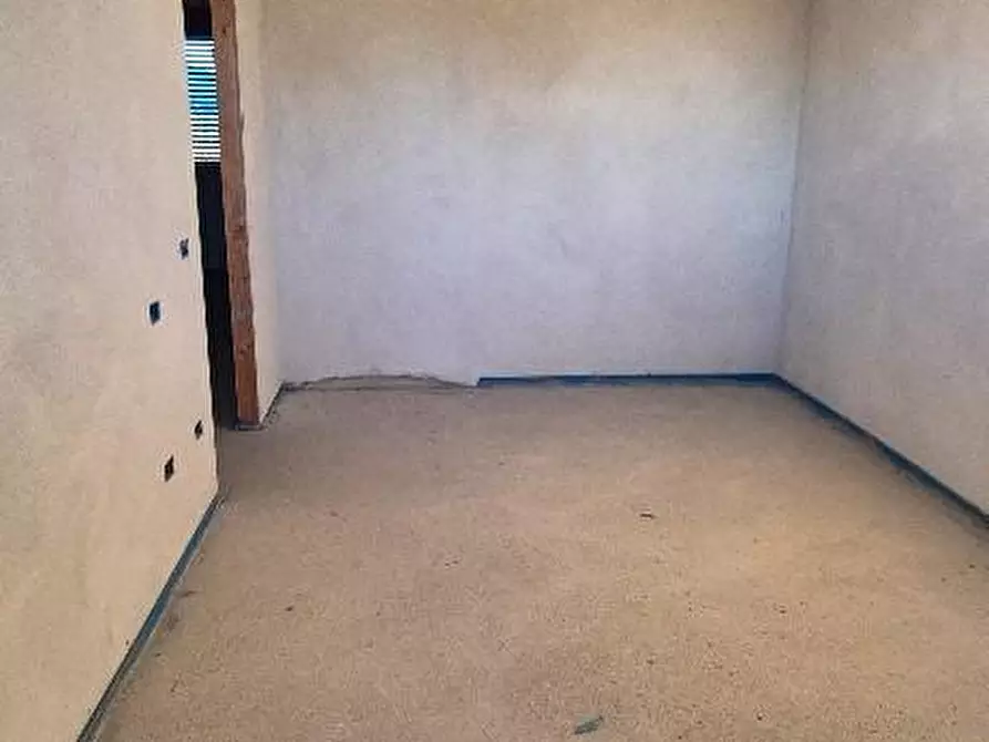 Immagine 26 di Villetta a schiera in vendita  a Calcinaia