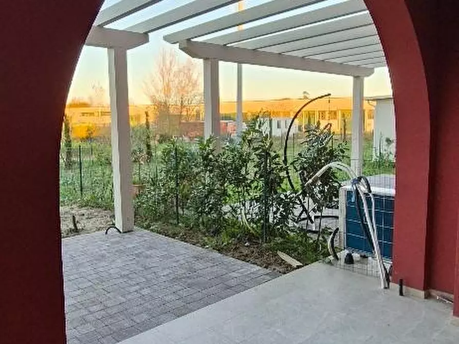 Immagine 15 di Villetta a schiera in vendita  a Calcinaia