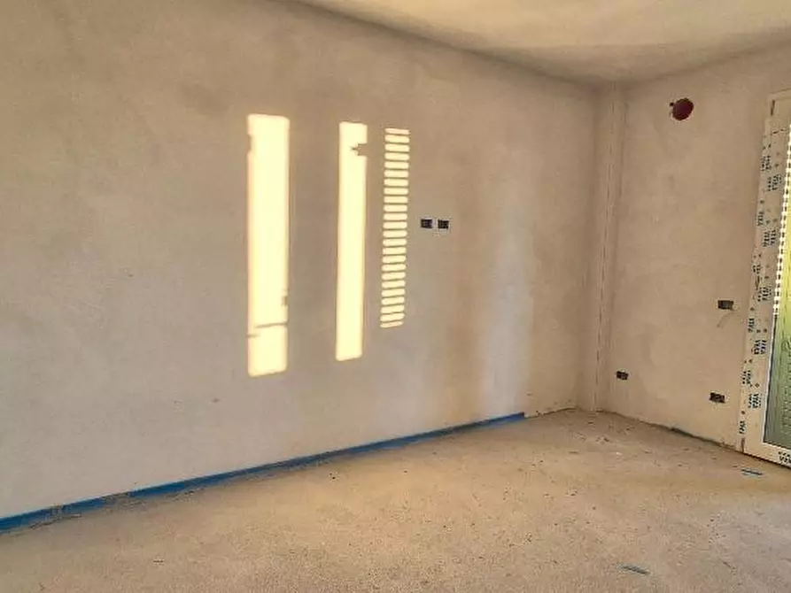 Immagine 19 di Villetta a schiera in vendita  a Calcinaia