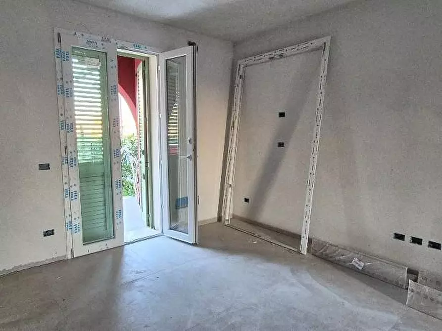 Immagine 14 di Villetta a schiera in vendita  a Calcinaia