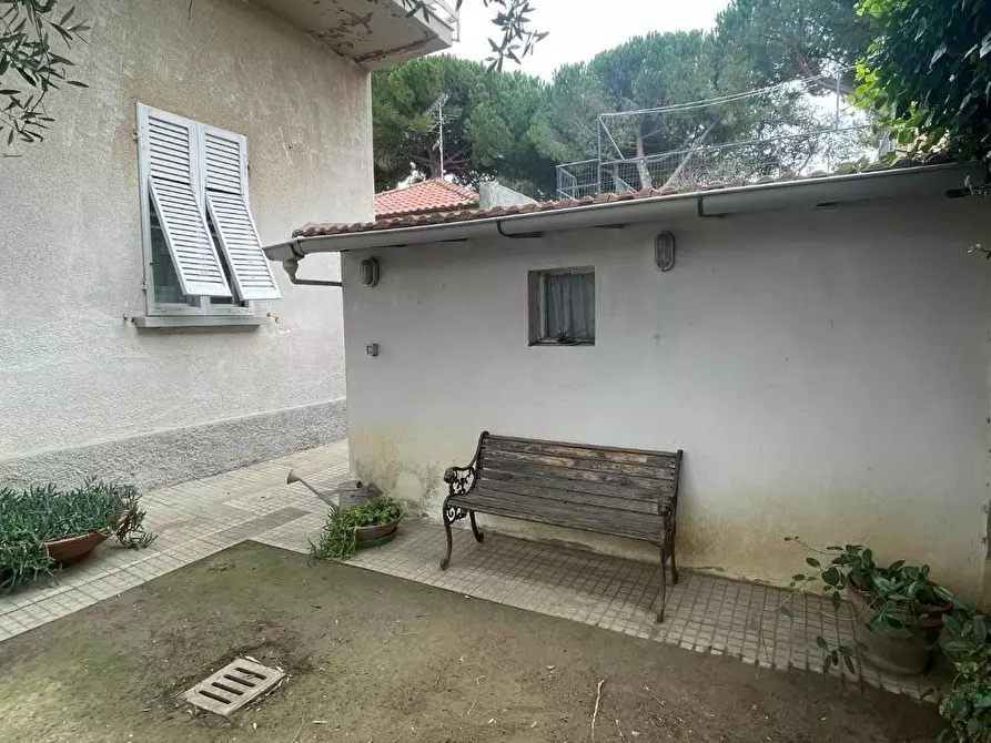 Immagine 14 di Villa in vendita  a Rosignano Marittimo