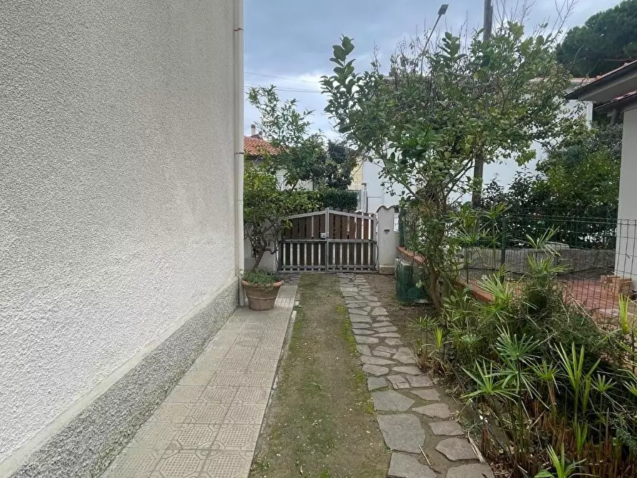 Immagine 18 di Villa in vendita  a Rosignano Marittimo