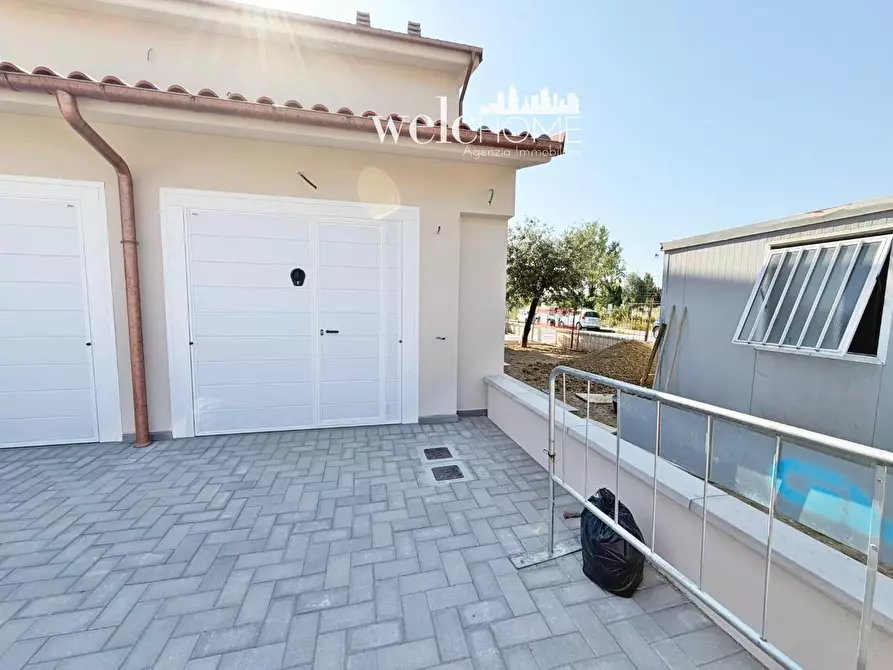 Immagine 34 di Appartamento in vendita  a Campi Bisenzio