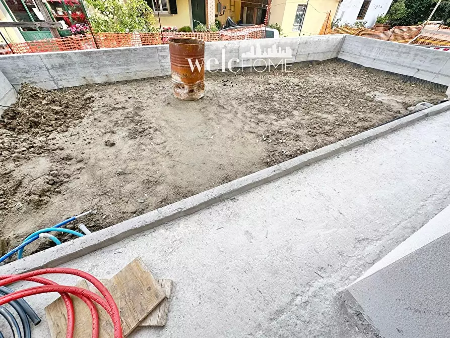 Immagine 17 di Appartamento in vendita  a Campi Bisenzio