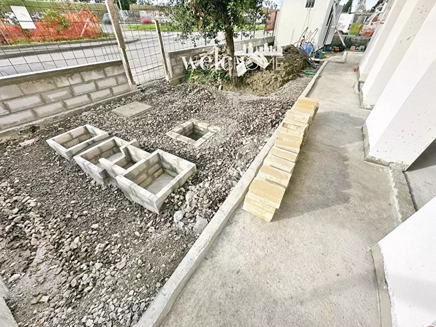 Immagine 18 di Appartamento in vendita  a Campi Bisenzio