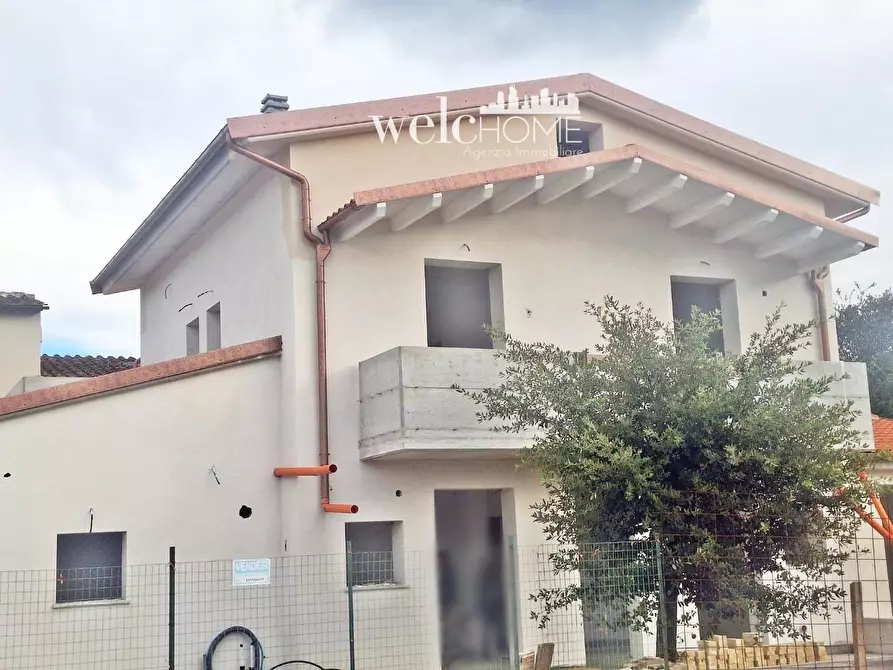 Immagine 2 di Appartamento in vendita  a Campi Bisenzio