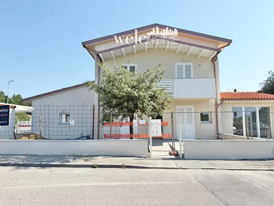 Immagine 35 di Appartamento in vendita  a Campi Bisenzio
