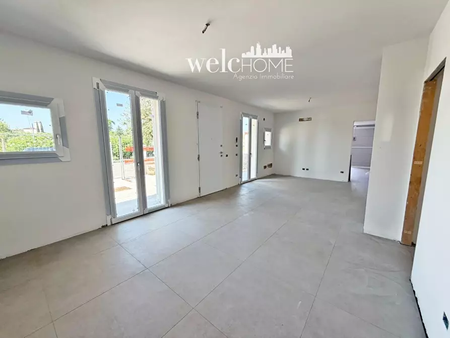 Immagine 22 di Appartamento in vendita  a Campi Bisenzio