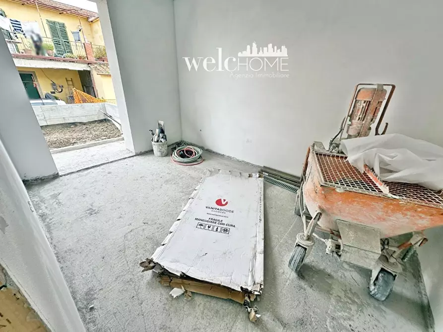 Immagine 12 di Appartamento in vendita  a Campi Bisenzio