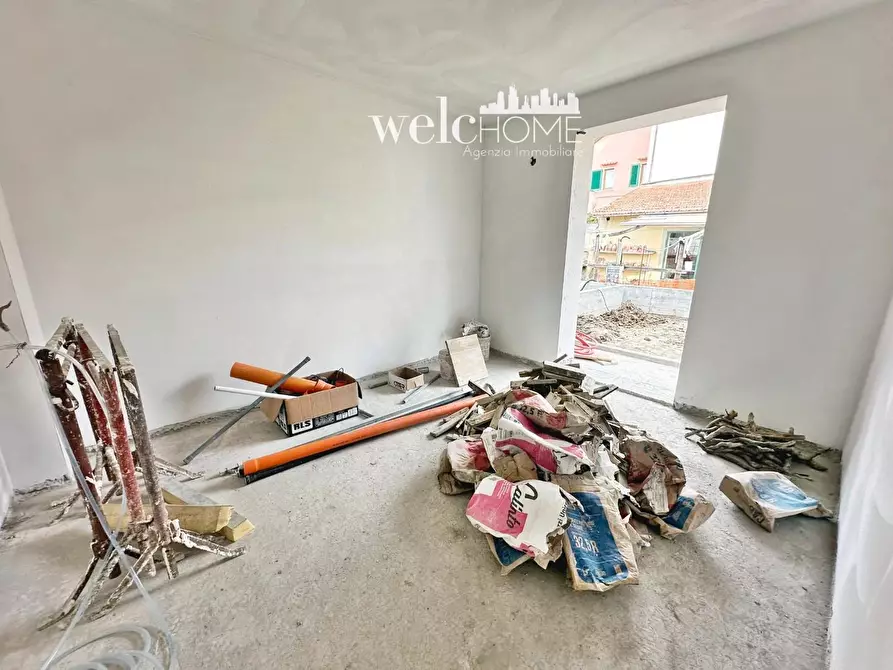 Immagine 10 di Appartamento in vendita  a Campi Bisenzio