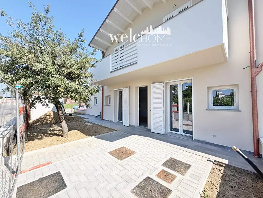 Immagine 1 di Appartamento in vendita  a Campi Bisenzio