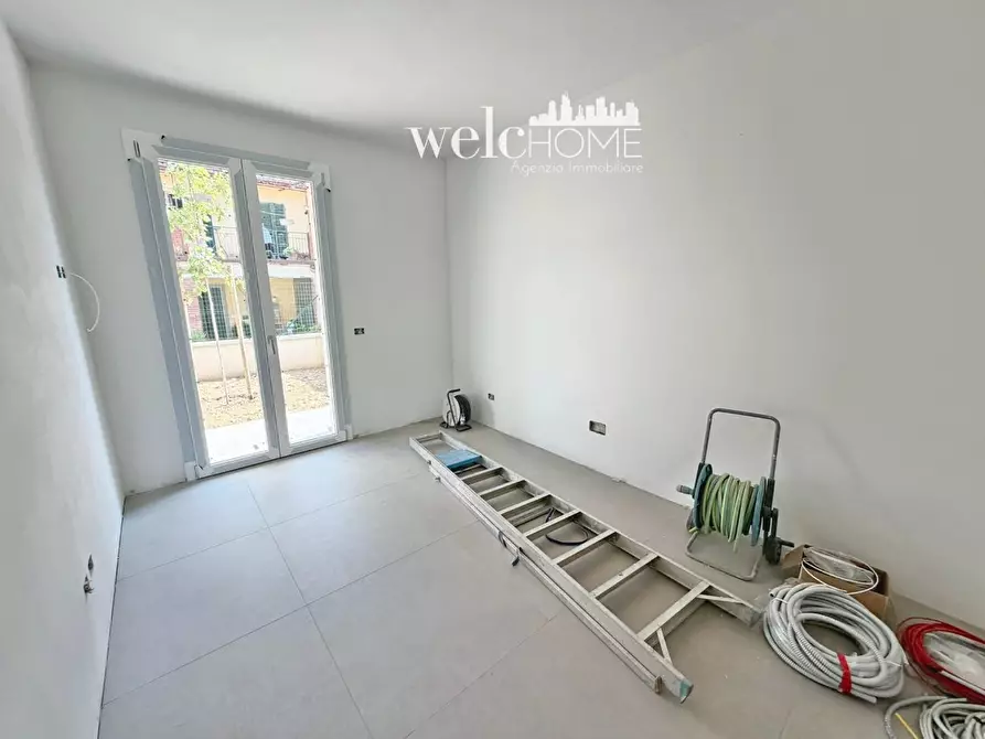 Immagine 12 di Appartamento in vendita  a Campi Bisenzio