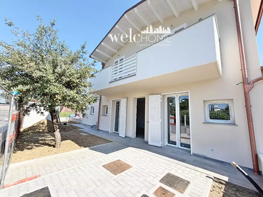 Immagine 41 di Appartamento in vendita  a Campi Bisenzio