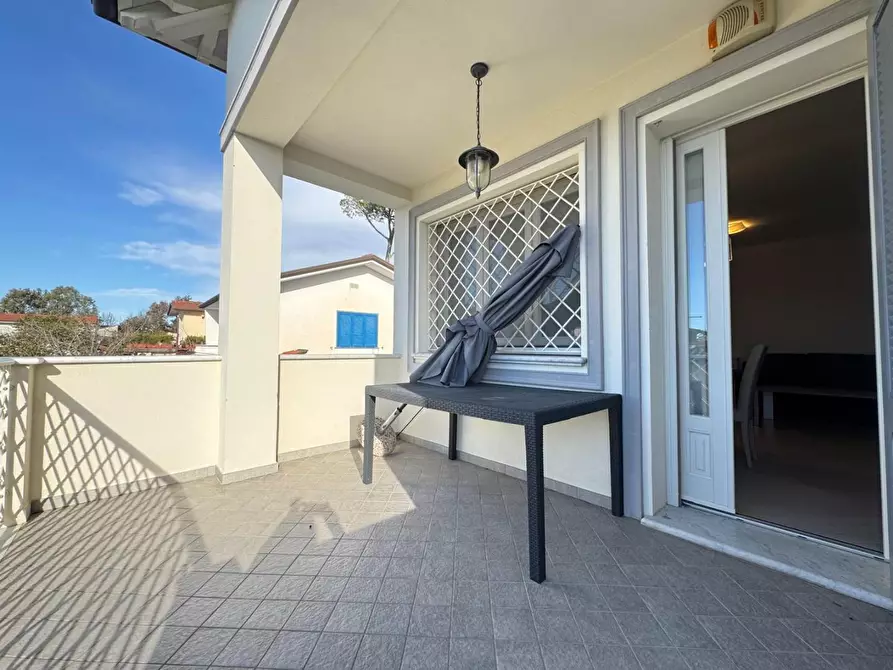 Immagine 12 di Appartamento in vendita  a Forte Dei Marmi