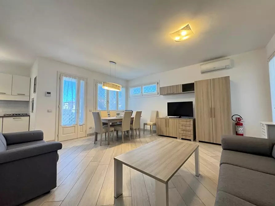 Immagine 4 di Appartamento in vendita  a Forte Dei Marmi