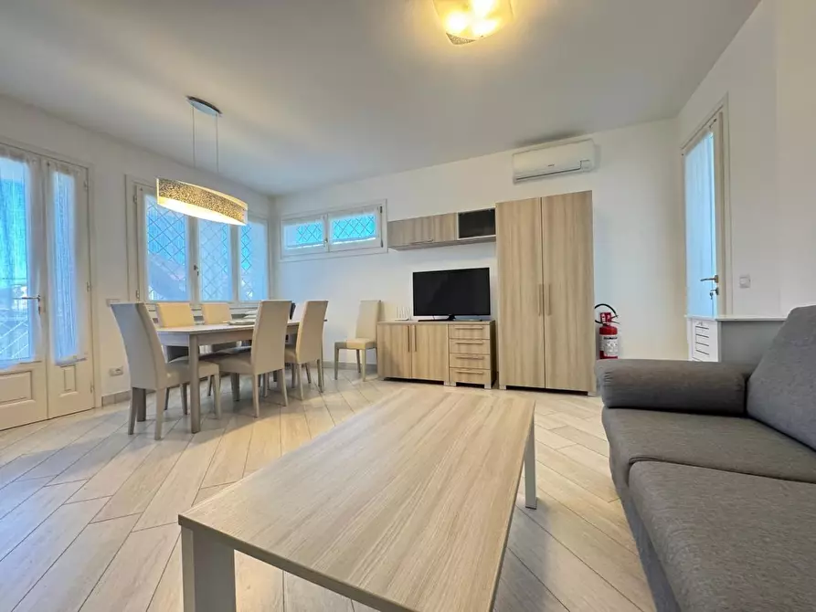 Immagine 7 di Appartamento in vendita  a Forte Dei Marmi