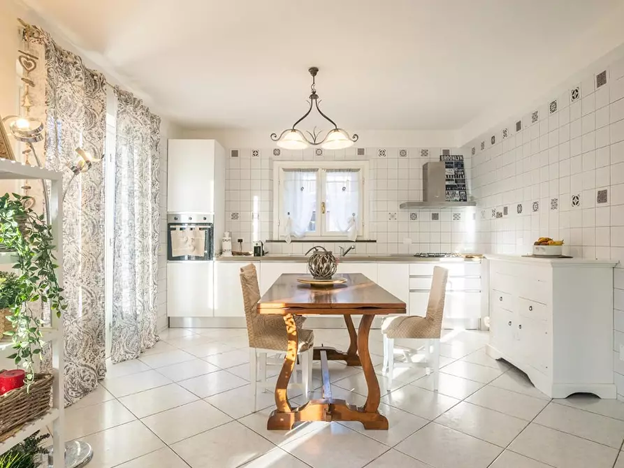 Immagine 28 di Villa in vendita  a Crespina Lorenzana