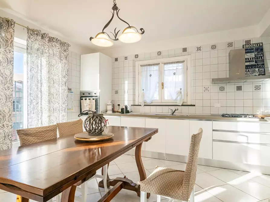 Immagine 29 di Villa in vendita  a Crespina Lorenzana