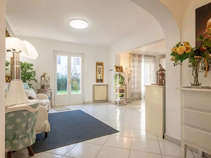 Immagine 23 di Villa in vendita  a Crespina Lorenzana