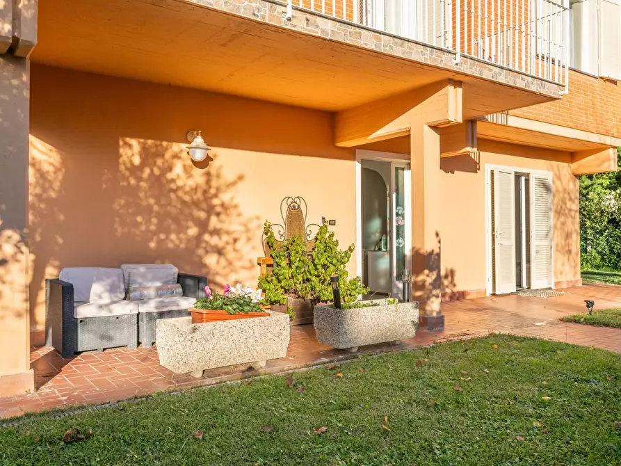 Immagine 3 di Villa in vendita  a Crespina Lorenzana