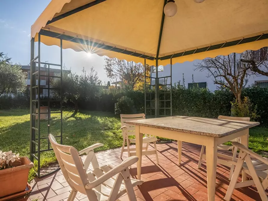 Immagine 8 di Villa in vendita  a Crespina Lorenzana