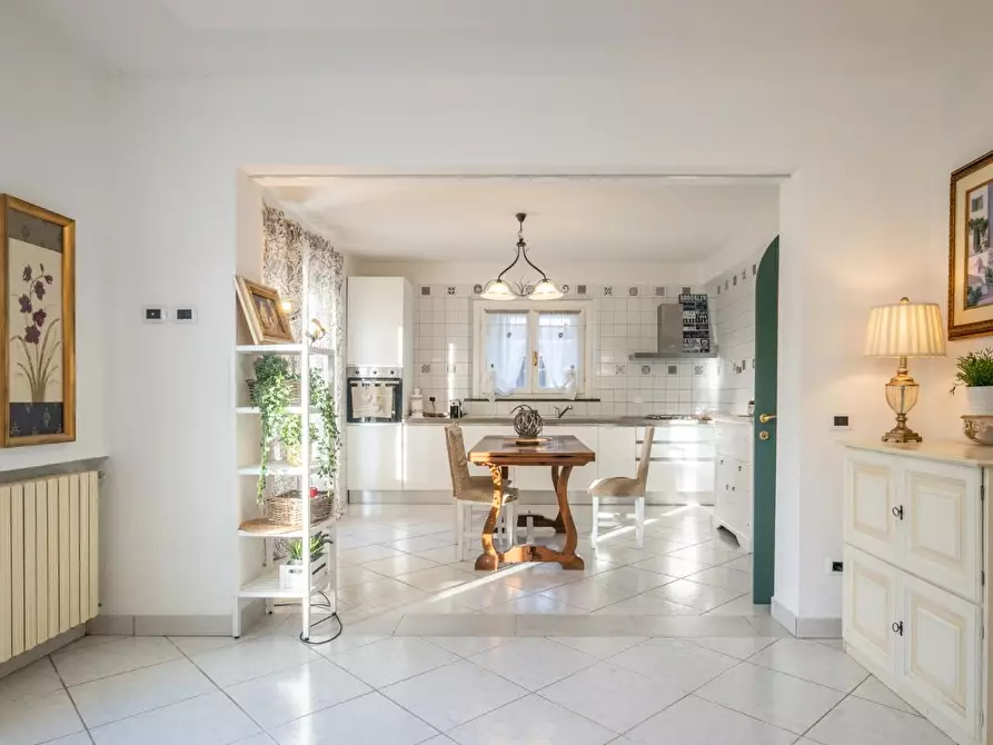 Immagine 26 di Villa in vendita  a Crespina Lorenzana