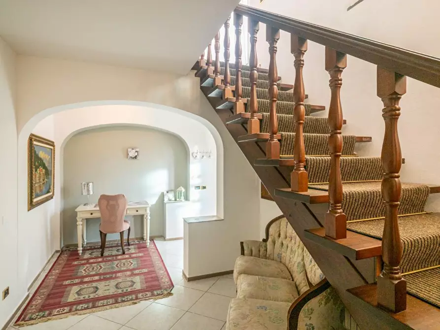 Immagine 43 di Villa in vendita  a Crespina Lorenzana