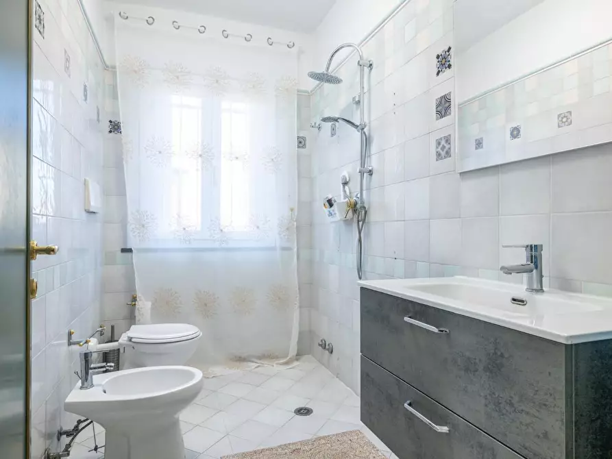 Immagine 31 di Villa in vendita  a Crespina Lorenzana