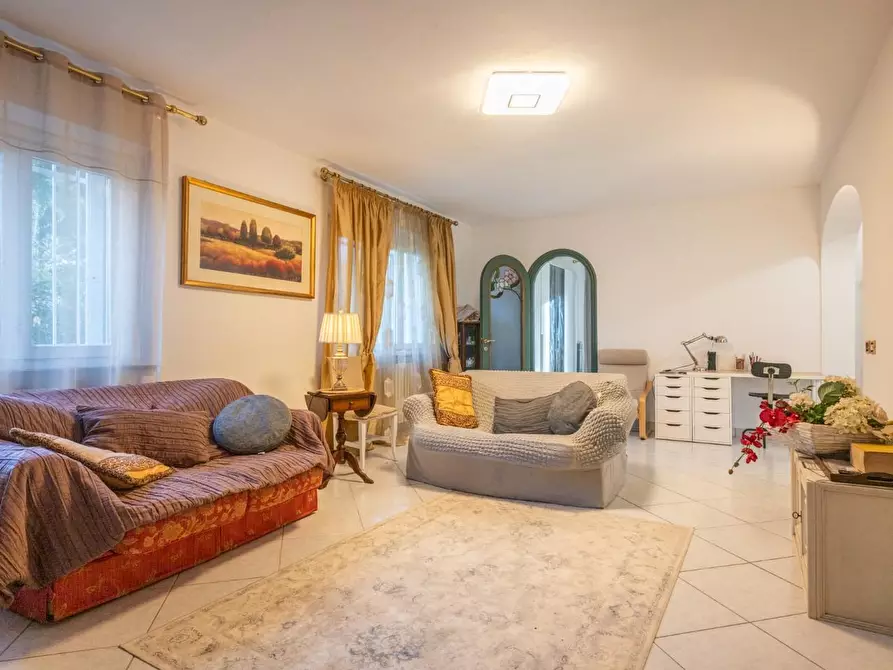 Immagine 20 di Villa in vendita  a Crespina Lorenzana