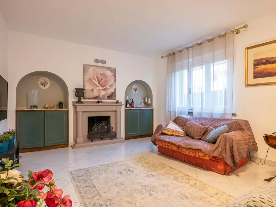 Immagine 19 di Villa in vendita  a Crespina Lorenzana