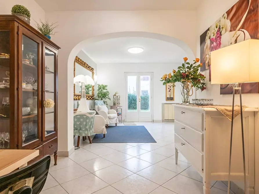 Immagine 22 di Villa in vendita  a Crespina Lorenzana