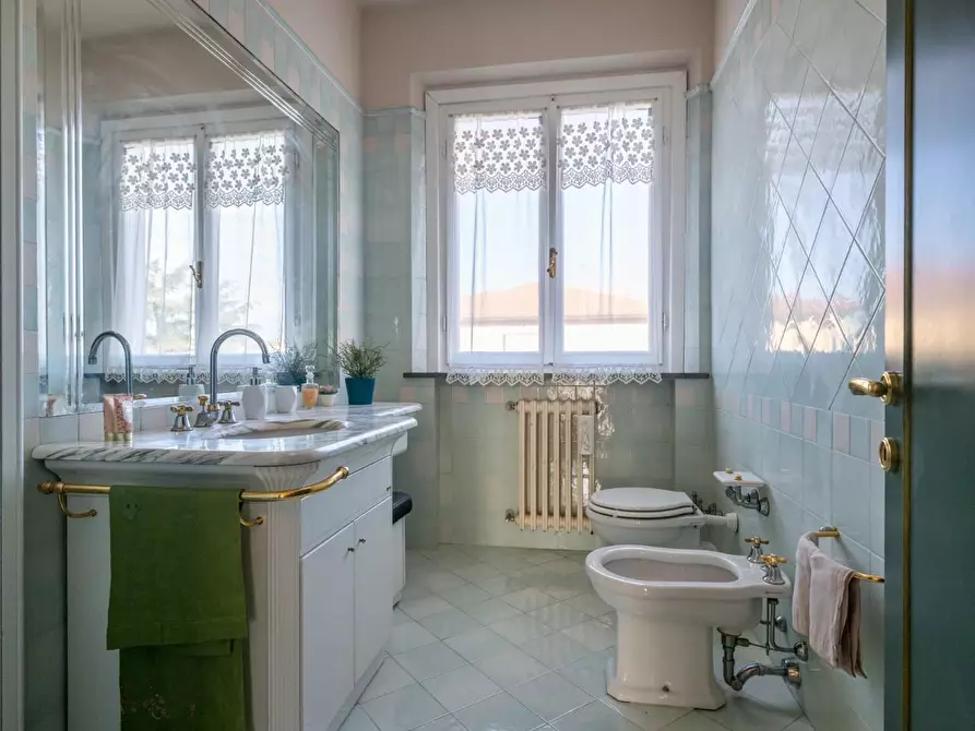 Immagine 15 di Villa in vendita  a Crespina Lorenzana