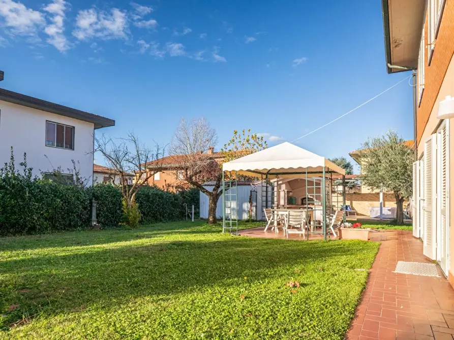 Immagine 6 di Villa in vendita  a Crespina Lorenzana