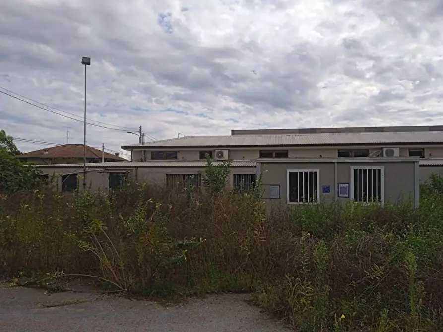 Immagine 8 di Capannone industriale in vendita  a Castano Primo