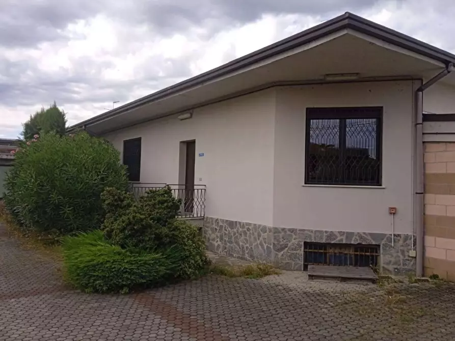 Immagine 5 di Capannone industriale in vendita  a Castano Primo