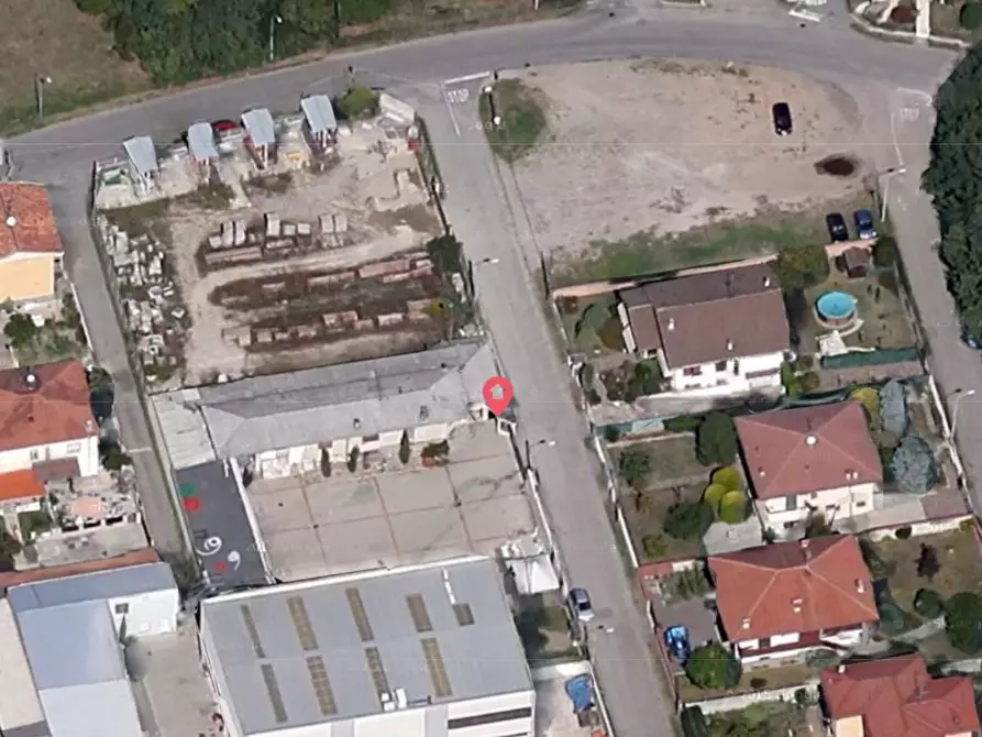 Immagine 10 di Capannone industriale in vendita  a Castano Primo