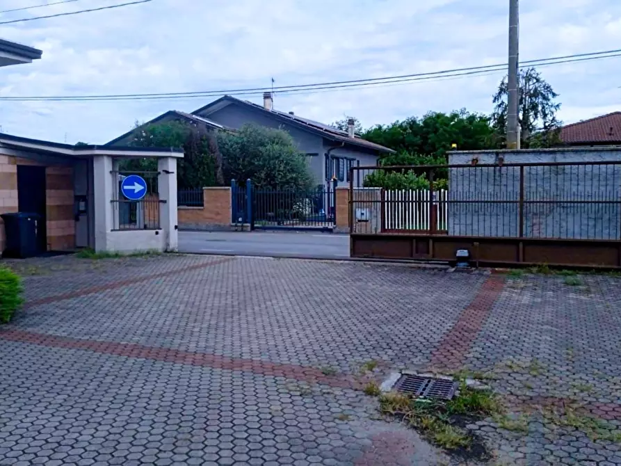 Immagine 7 di Capannone industriale in vendita  a Castano Primo