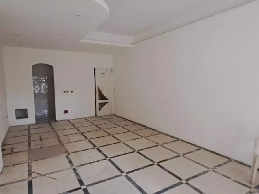 Immagine 4 di Locale commerciale in affitto  a Livorno