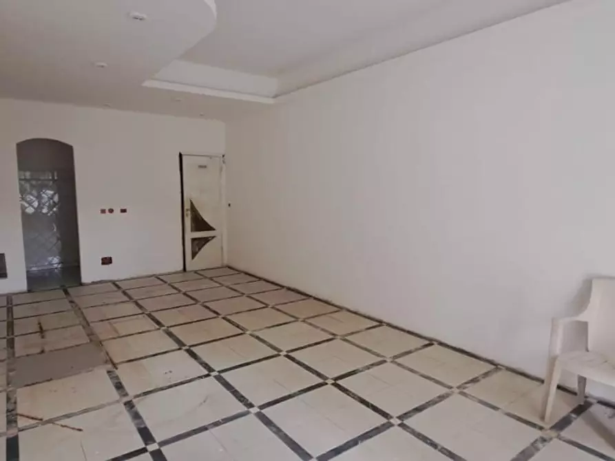 Immagine 5 di Locale commerciale in affitto  a Livorno