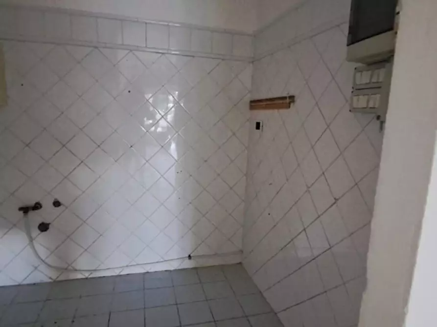 Immagine 7 di Locale commerciale in affitto  a Livorno